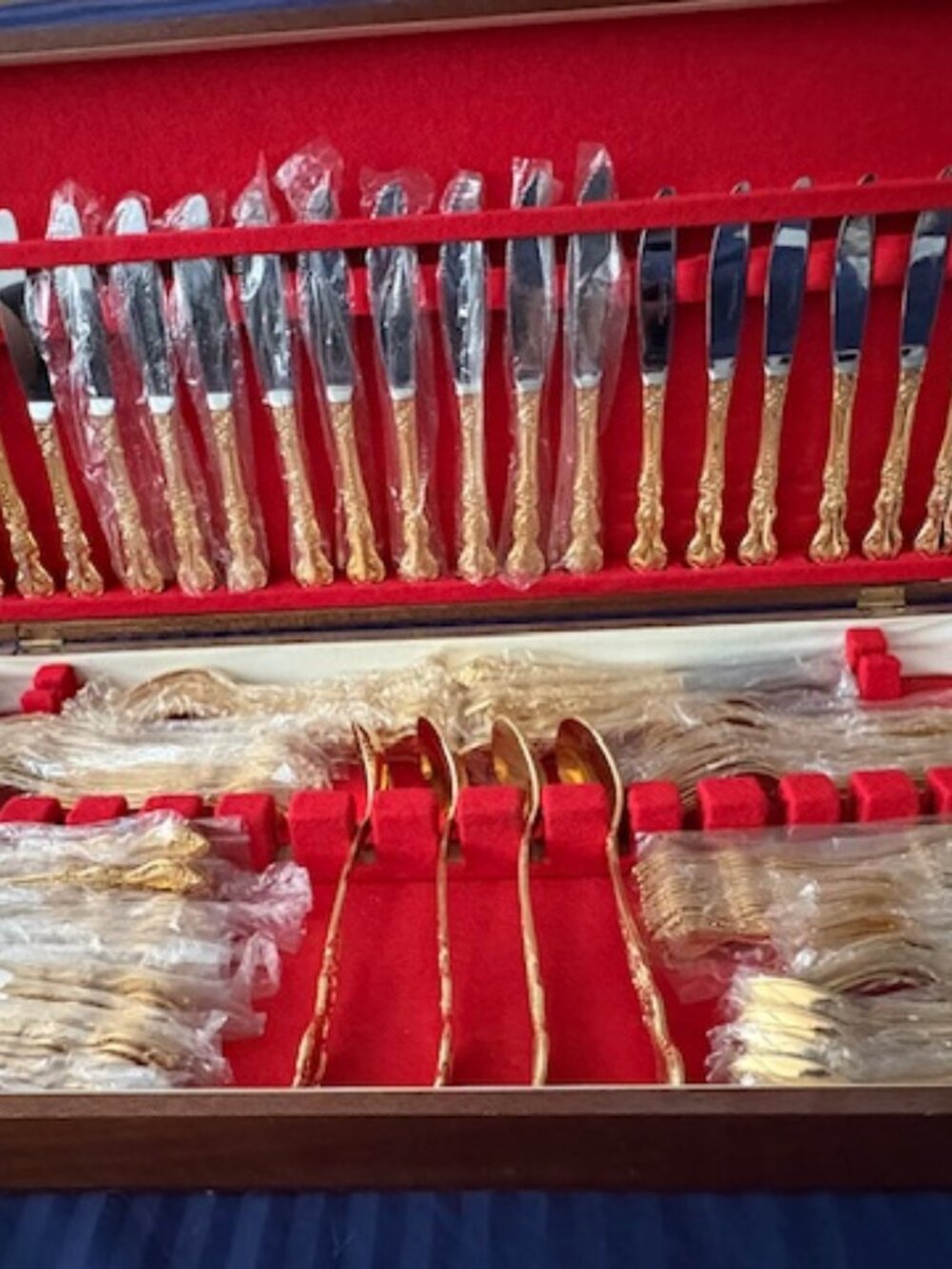 Elegant 124-Piece 24 K Gold-Plated Stainless Steel Flatware Set for Sale - $150